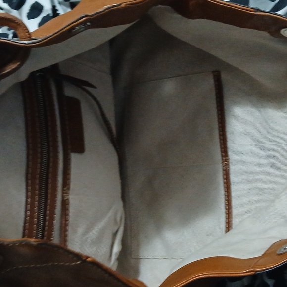 Michael Kors Astor Studded X-Large Ring Tote โ Tan Leather | Edgy & Iconic ๐คโจ - Picture 10 of 15